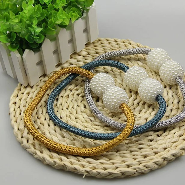 2Pis Magnetic Curtain Holder